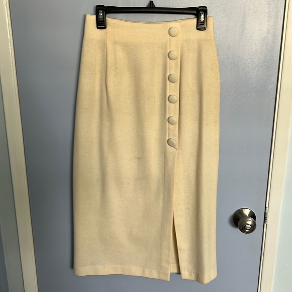 Vintage, fitted Cream Midi Skirt with buttons and slit, 75% wool